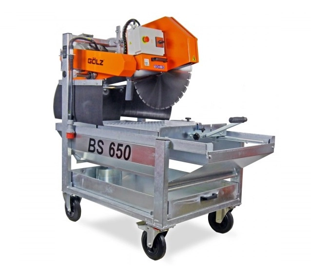 Masonry saw for cutting bricks, stone and building materials