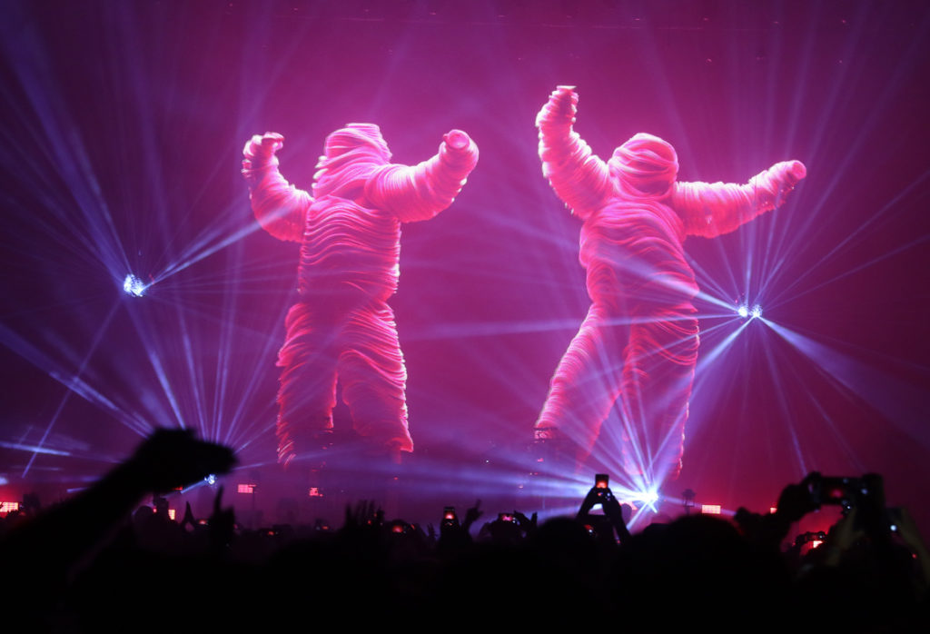 Сцена от Стройрент за супершоуто на The Chemical Brothers в Арена Армеец